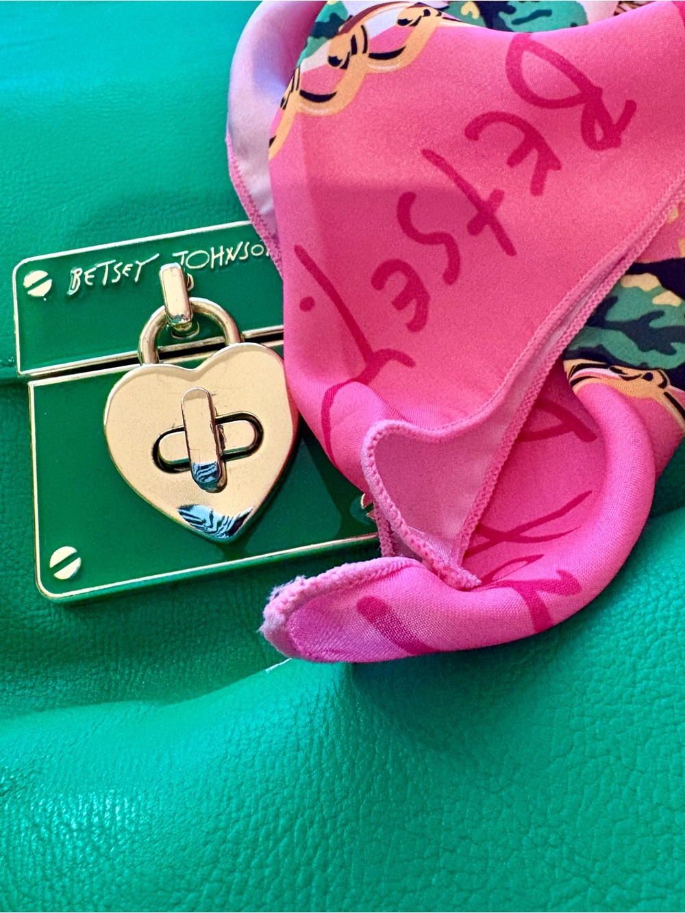 Betsey Johnson Faux Leather Heart Locket Green Satchel with Pink Scarf - Picture 5 of 12
